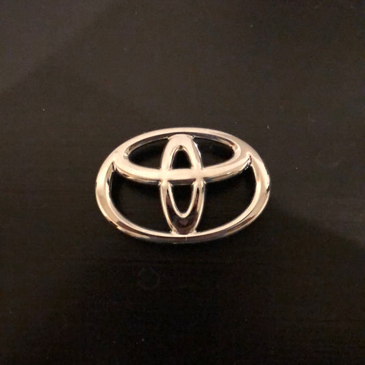 Steering logo emblem for Toyota Corolla 2003-2008 - autokings.pk